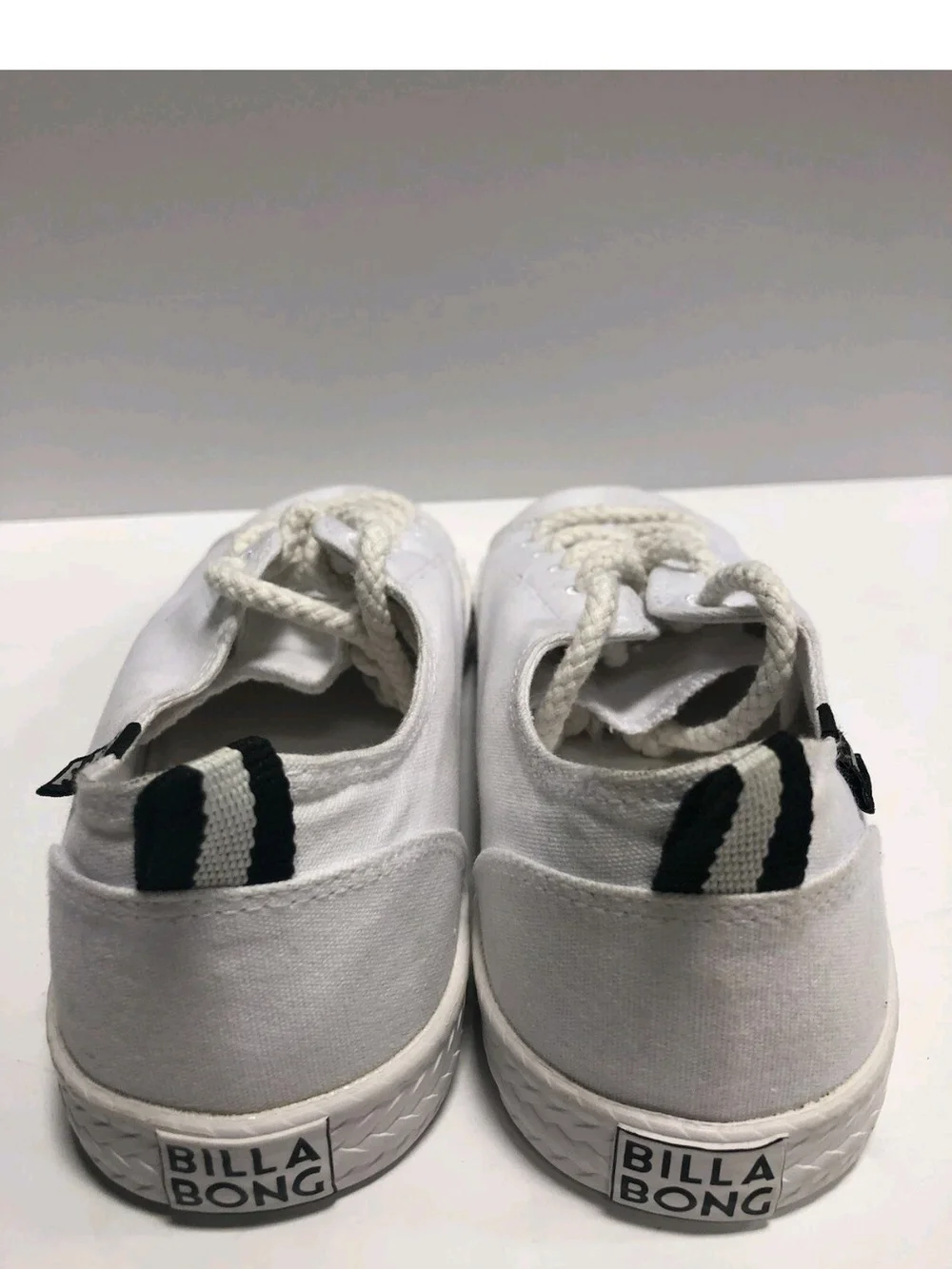 Billabong Women's Low-Top Canvas Sneakers in White Size 10